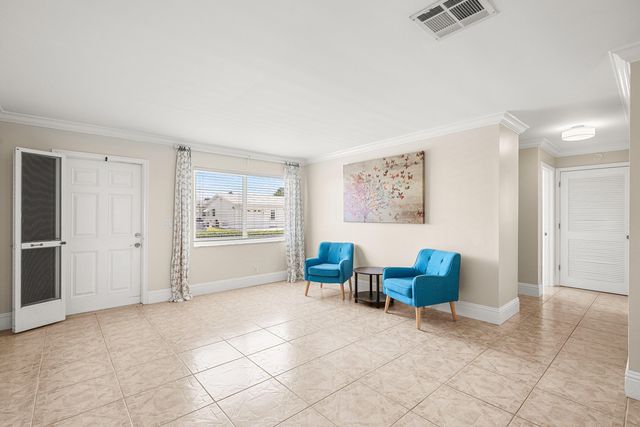 2105 SW 14th Place, Boynton Beach, FL 33426