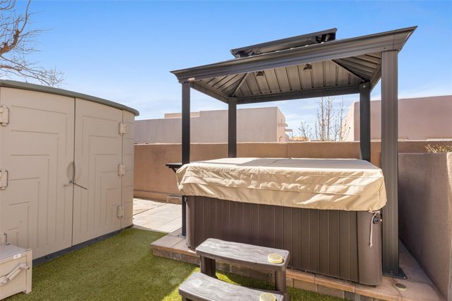 4 Rusty Spur, Santa Fe, NM 87508