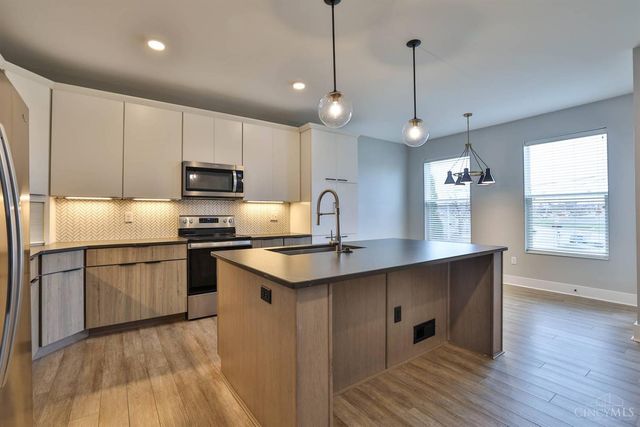 3500 Madison Park Avenue, Cincinnati, OH 45209