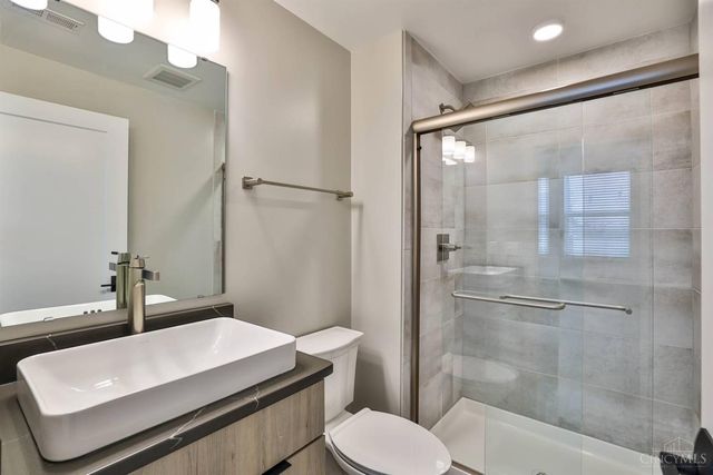 3500 Madison Park Avenue, Cincinnati, OH 45209