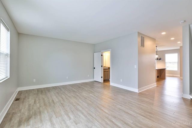 3500 Madison Park Avenue, Cincinnati, OH 45209