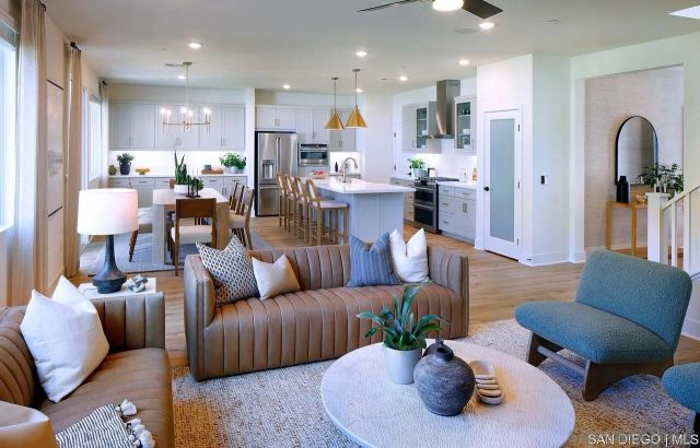 709 Meadowood ST 328, Fallbrook, CA 92028