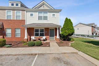 1010 Somerset Springs Dr, Spring Hill, TN 37174