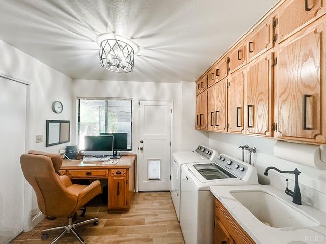 126 E Windsor Drive, Hanford, CA 93230