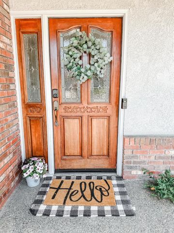 126 E Windsor Drive, Hanford, CA 93230