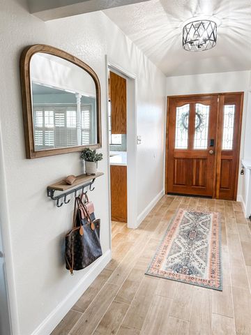 126 E Windsor Drive, Hanford, CA 93230