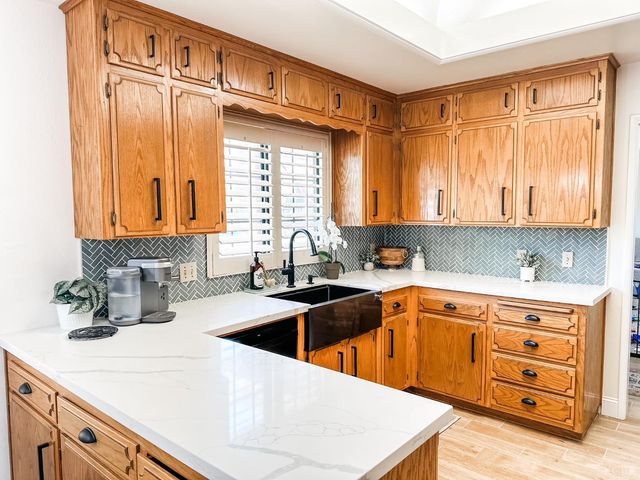 126 E Windsor Drive, Hanford, CA 93230