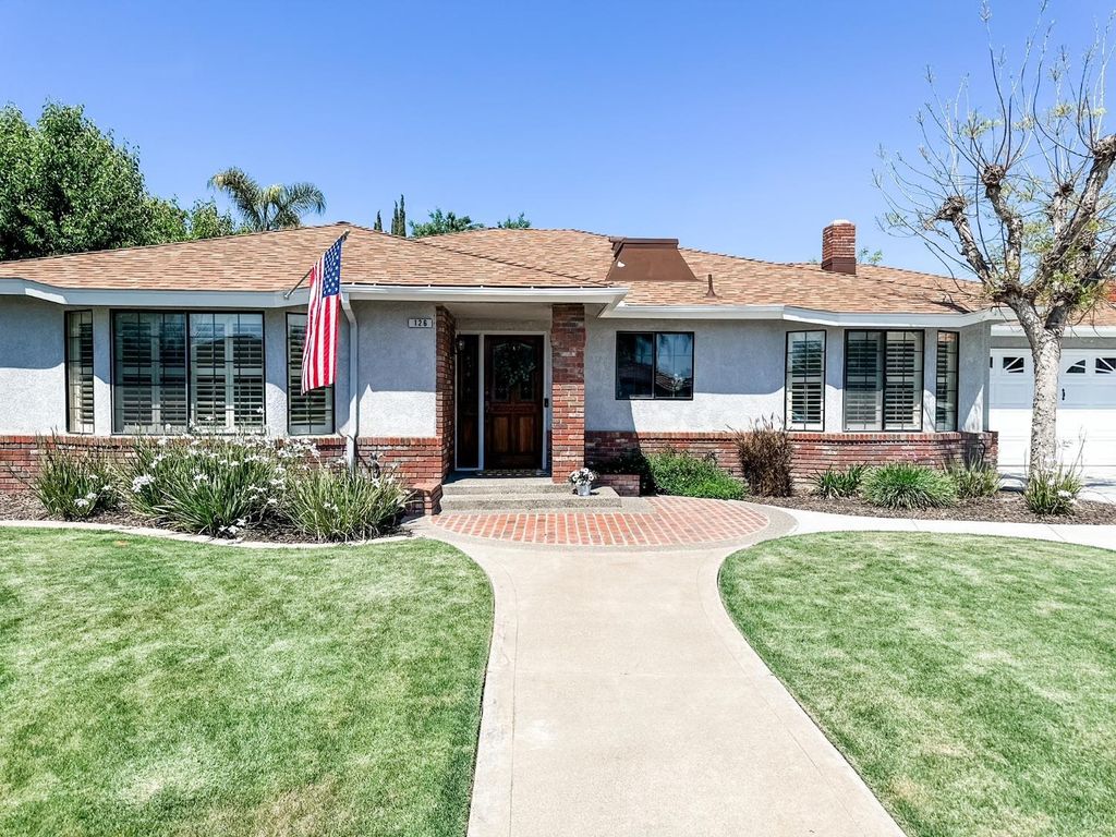 126 E Windsor Drive, Hanford, CA 93230