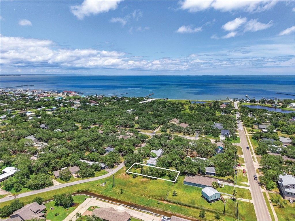 210 Timber Lane, Rockport, TX 78382 — photo 3