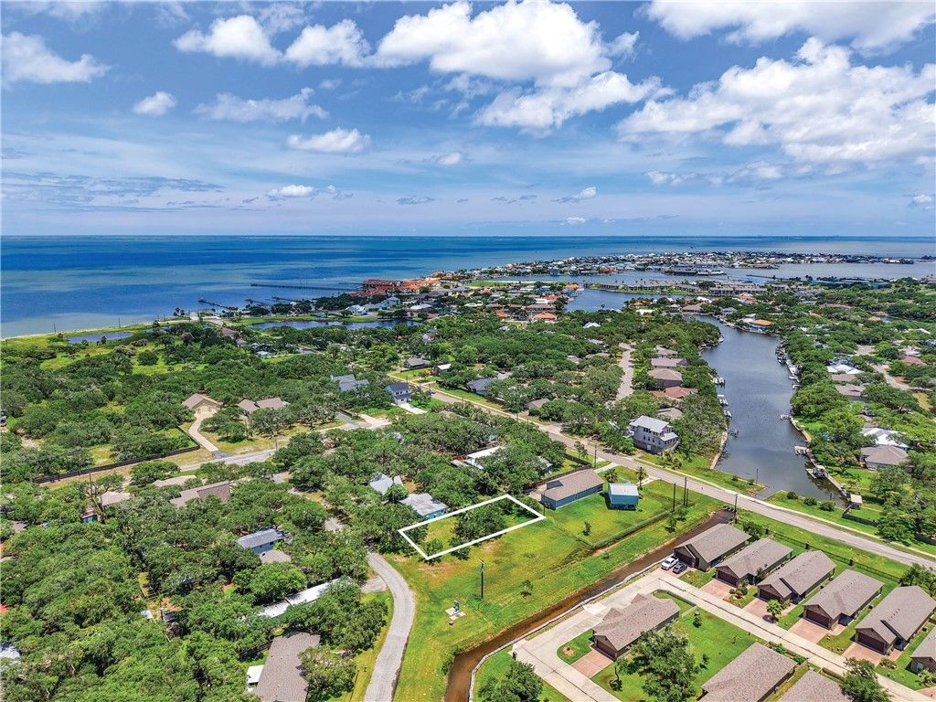 210 Timber Lane, Rockport, TX 78382 — photo 5