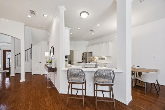 5429 Fairdale Lane, Houston, TX 77056