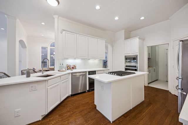 5429 Fairdale Lane, Houston, TX 77056