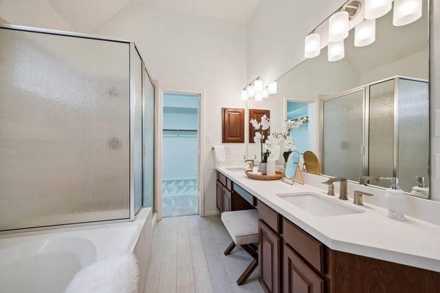 5429 Fairdale Lane, Houston, TX 77056