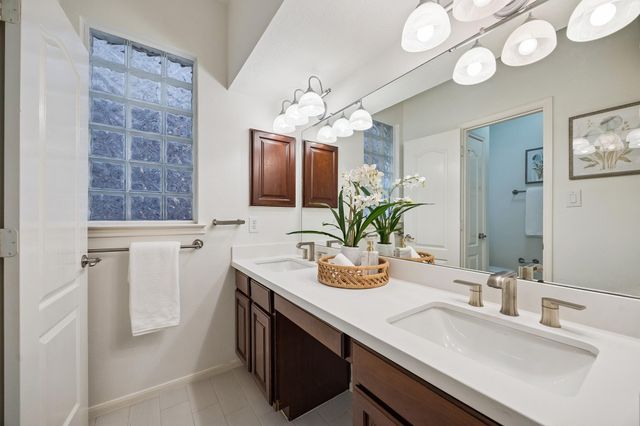 5429 Fairdale Lane, Houston, TX 77056