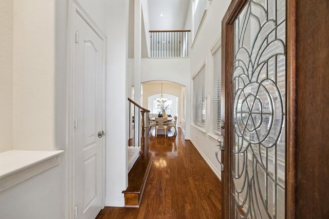 5429 Fairdale Lane, Houston, TX 77056