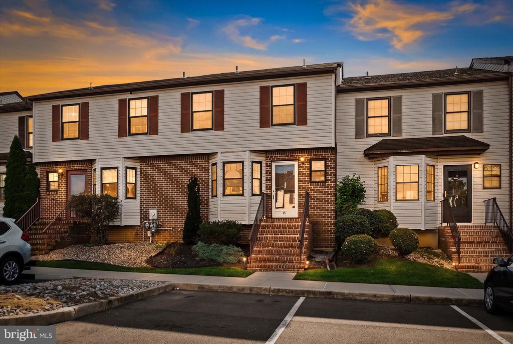 10 RYANS CT, BORDENTOWN, NJ 08505 — exterior
