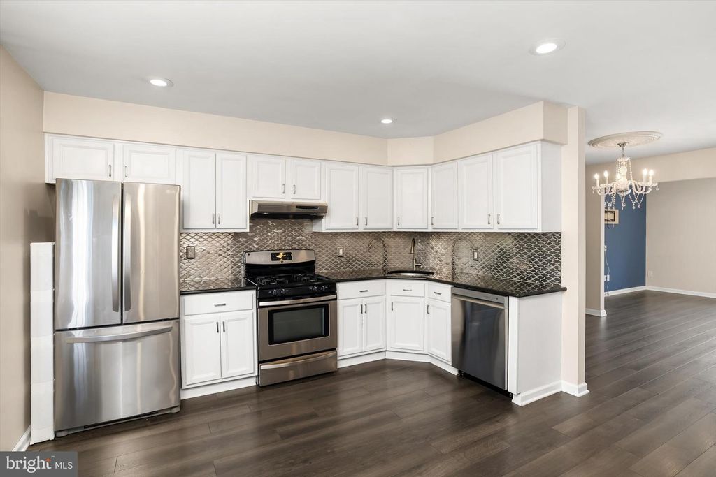 10 RYANS CT, BORDENTOWN, NJ 08505 — photo 5