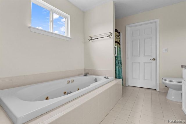 33395 Sand Piper Drive, Romulus, MI 48174