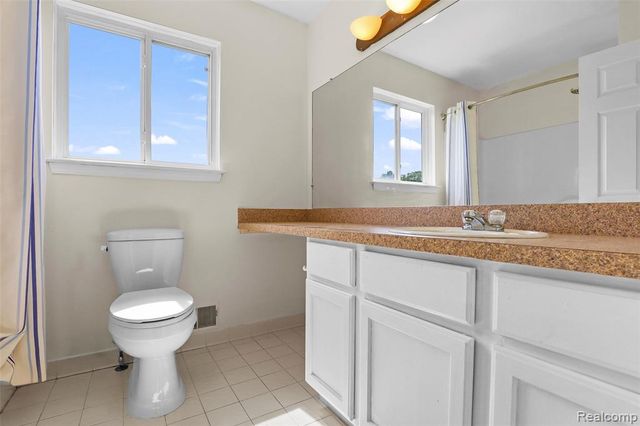 33395 Sand Piper Drive, Romulus, MI 48174