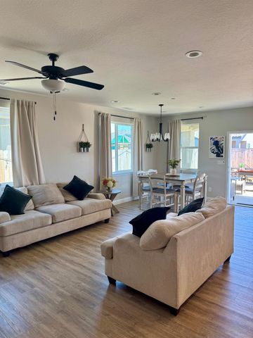 1140 Wasatch Drive, Madera, CA 93638