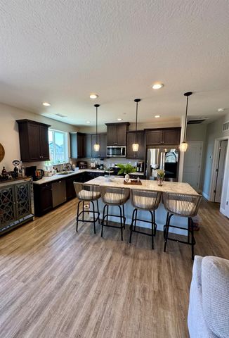 1140 Wasatch Drive, Madera, CA 93638