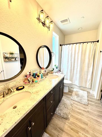 1140 Wasatch Drive, Madera, CA 93638