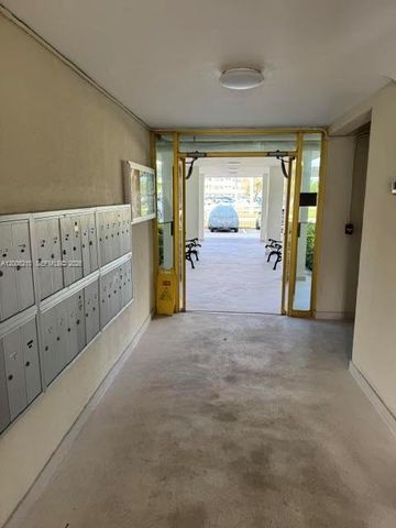 2861 Leonard Dr F514, Aventura, FL 33160