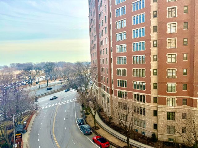 3900 N LAKE SHORE Drive 7D, Chicago, IL 60613