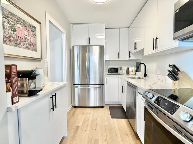 3900 N LAKE SHORE Drive 7D, Chicago, IL 60613