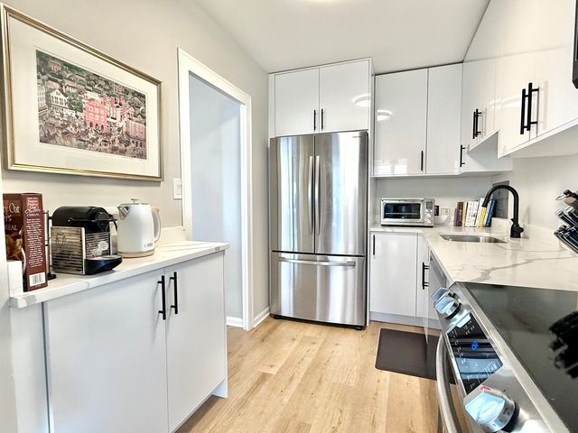 3900 N LAKE SHORE Drive 7D, Chicago, IL 60613