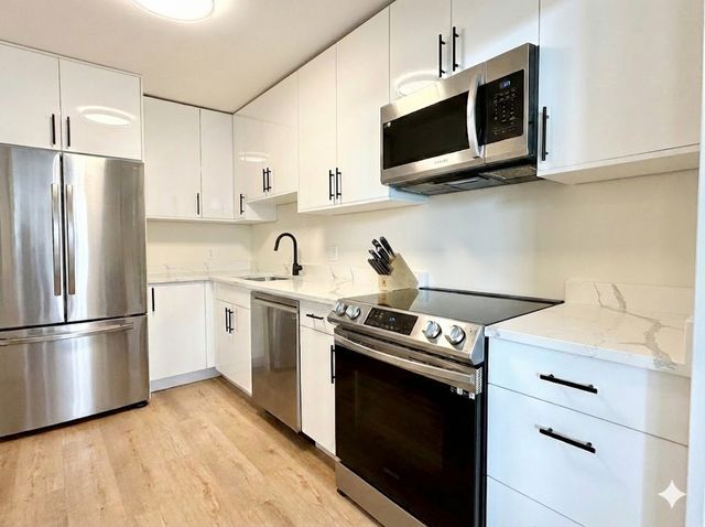 3900 N LAKE SHORE Drive 7D, Chicago, IL 60613