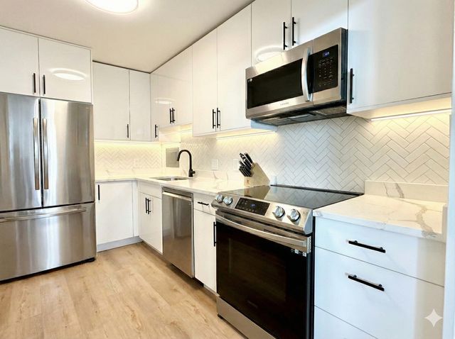 3900 N LAKE SHORE Drive 7D, Chicago, IL 60613