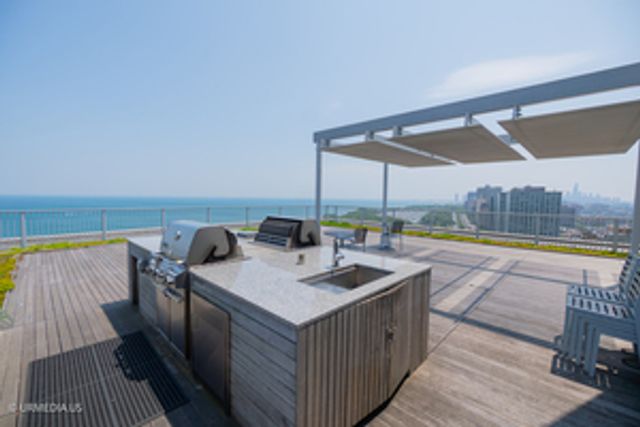 3900 N LAKE SHORE Drive 7D, Chicago, IL 60613