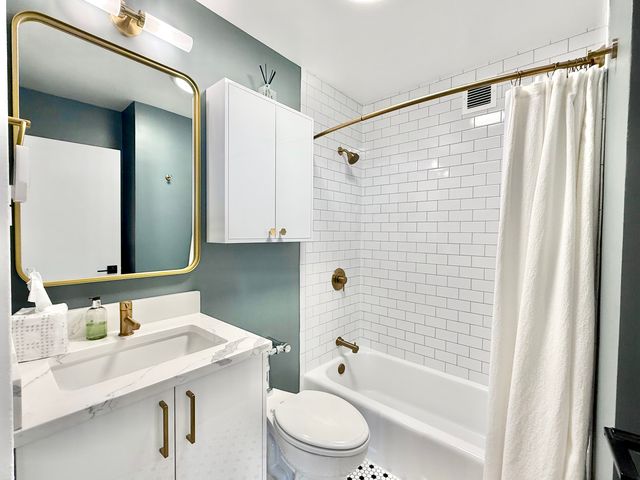 3900 N LAKE SHORE Drive 7D, Chicago, IL 60613