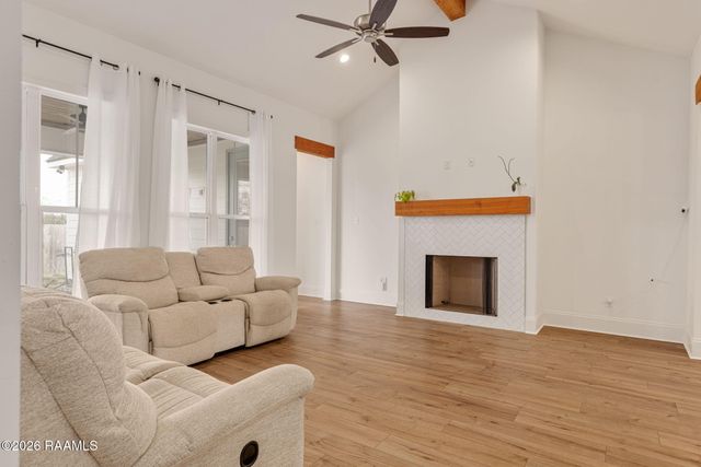 107 Sun Vista Lane, Lafayette, LA 70506