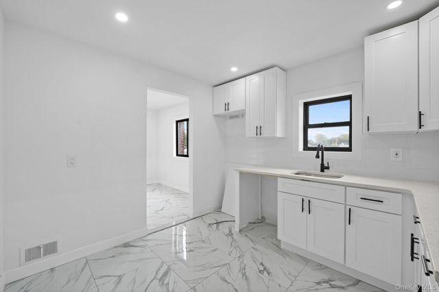 4648 Murdock Avenue, Bronx, NY 10466