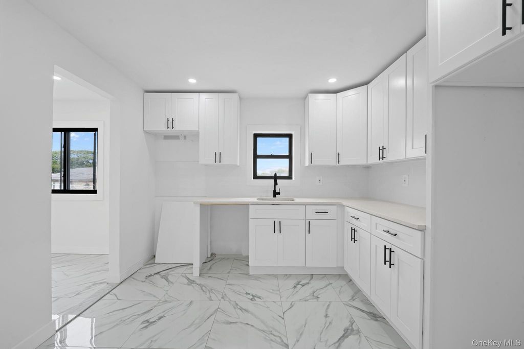 4648 Murdock Avenue, Bronx, NY 10466 — photo 4