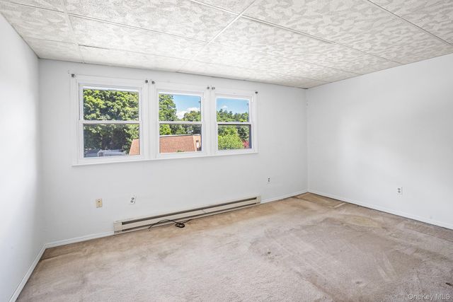 21 Roundtree Court, Beacon, NY 12508