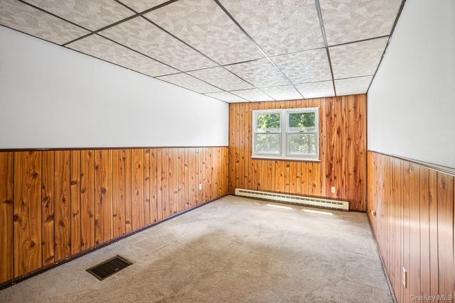 21 Roundtree Court, Beacon, NY 12508