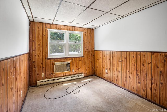 21 Roundtree Court, Beacon, NY 12508