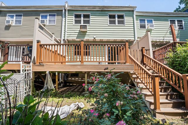 21 Roundtree Court, Beacon, NY 12508
