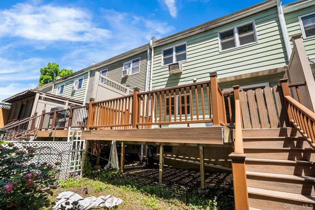 21 Roundtree Court, Beacon, NY 12508