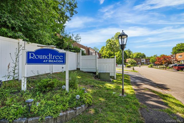 21 Roundtree Court, Beacon, NY 12508