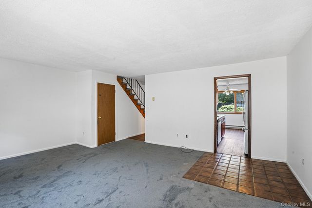 21 Roundtree Court, Beacon, NY 12508
