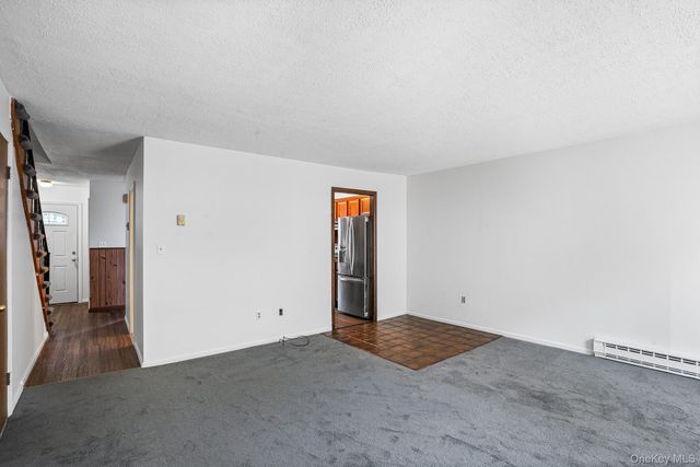 21 Roundtree Court, Beacon, NY 12508