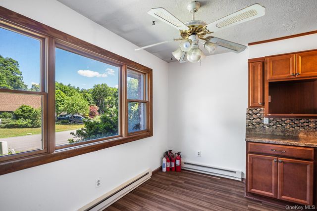 21 Roundtree Court, Beacon, NY 12508