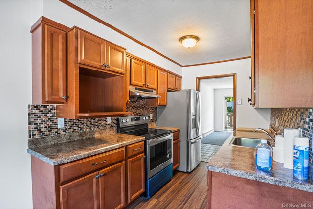 21 Roundtree Court, Beacon, NY 12508