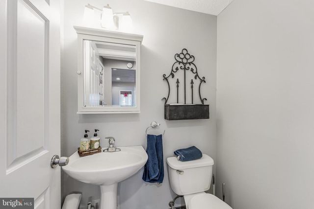 12918 FRAMINGHAM CT, Herndon, VA 20171