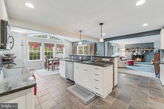 12918 FRAMINGHAM CT, Herndon, VA 20171