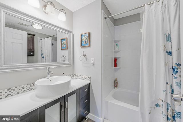 12918 FRAMINGHAM CT, Herndon, VA 20171